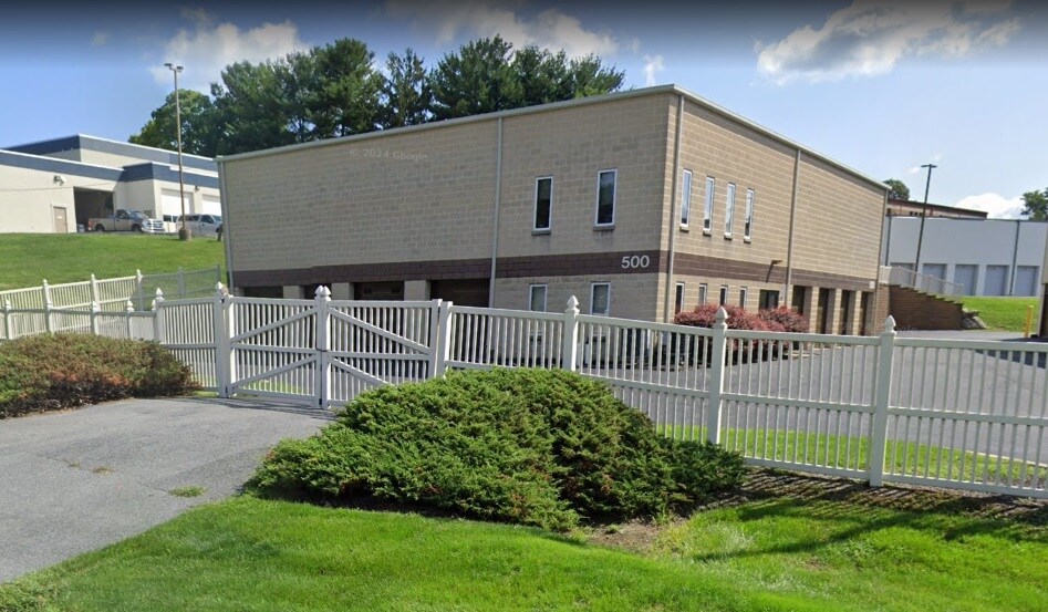 More Photos Of 2422 Gehman Ln, Lancaster Freestanding For Lease