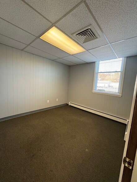 More Photos Of 77 Meadow St, Holyoke Coworking Space