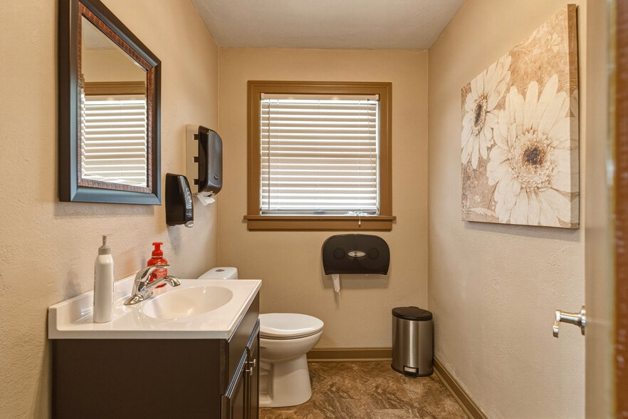 More Photos Of 13908 Dixie Hwy, Louisville Religious Facility For Sale