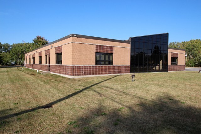 More Photos Of 14240 Dante Ave, Dolton Loft Creative Space For Lease