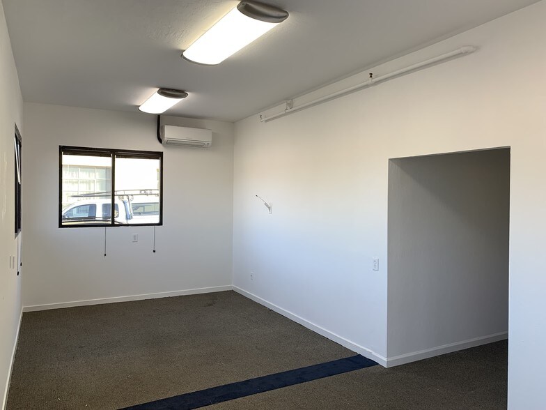 More Photos Of 936-938 S Amphlett Blvd, San Mateo Warehouse For Lease