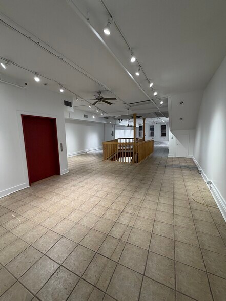 More Photos Of 189 Main St, Northampton Storefront Retail Office For Lease