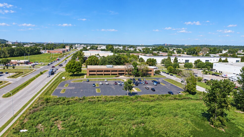 More Photos Of 6501 E Commerce Ave, Kansas City Office For Sale