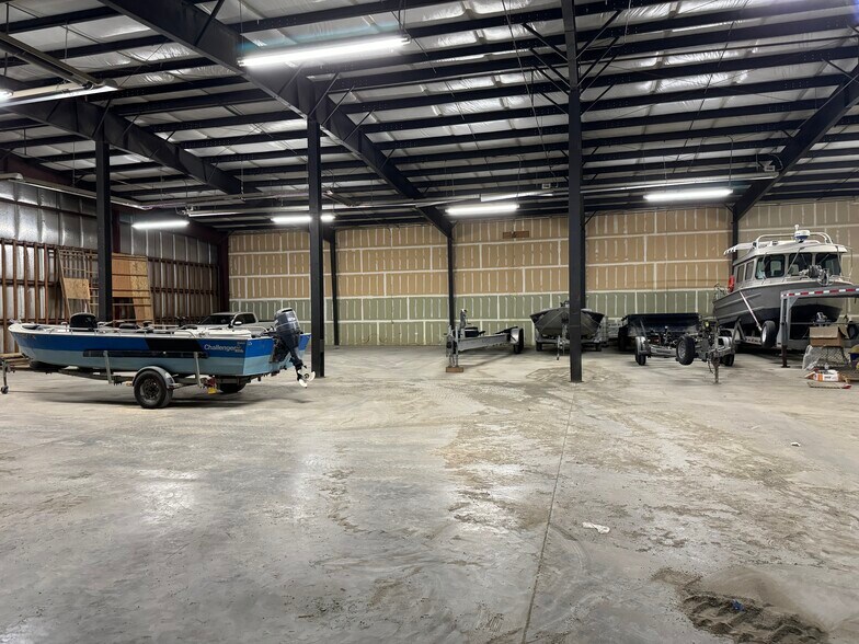 More Photos Of 151 Warehouse Dr, Soldotna Flex For Lease