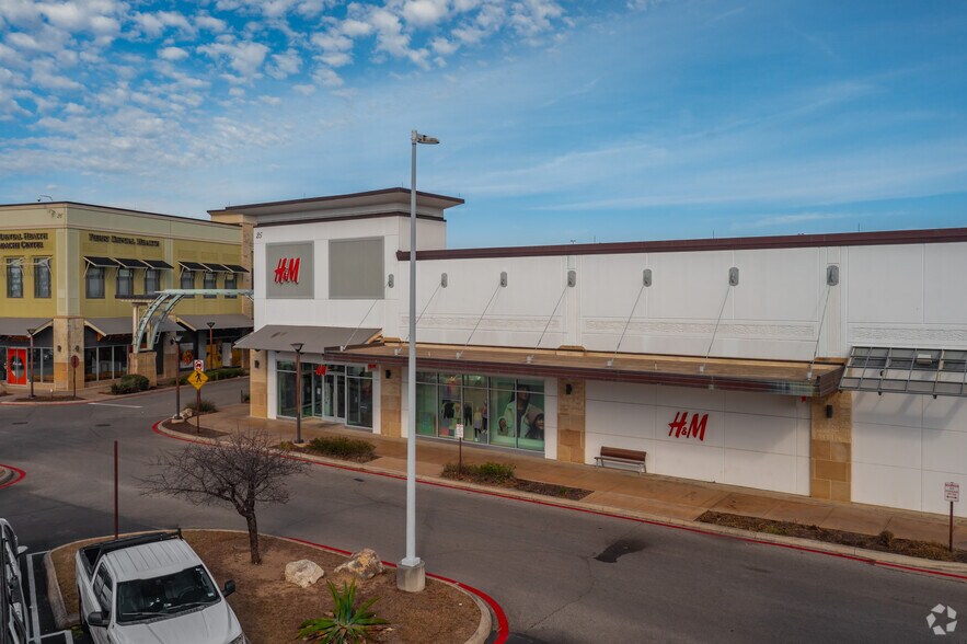 More Photos Of 15900 La Cantera Pky, San Antonio Unknown For Lease