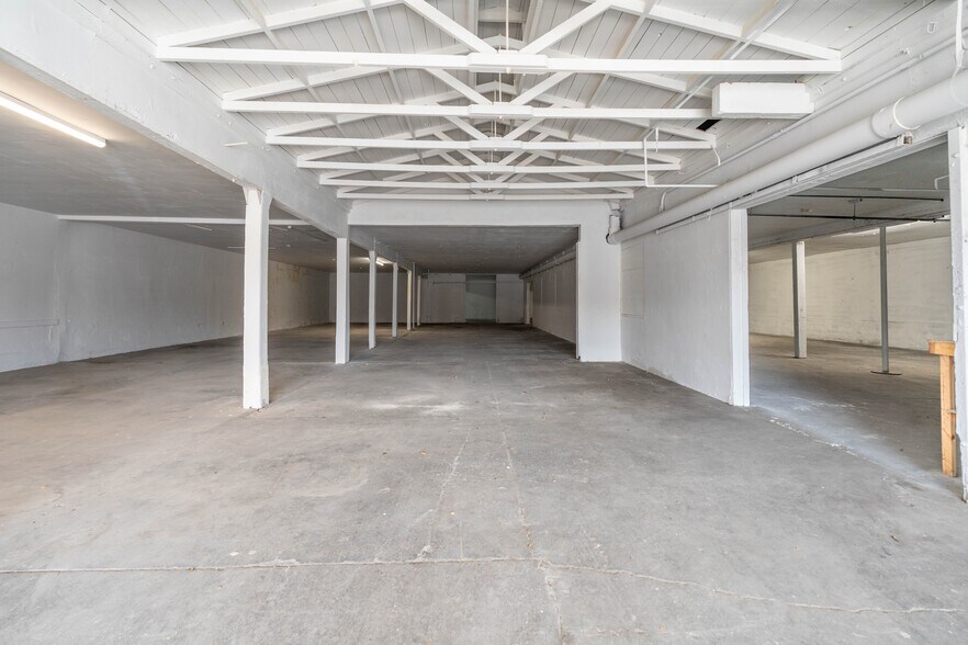 More Photos Of 425 E 58th St, Los Angeles Warehouse For Lease
