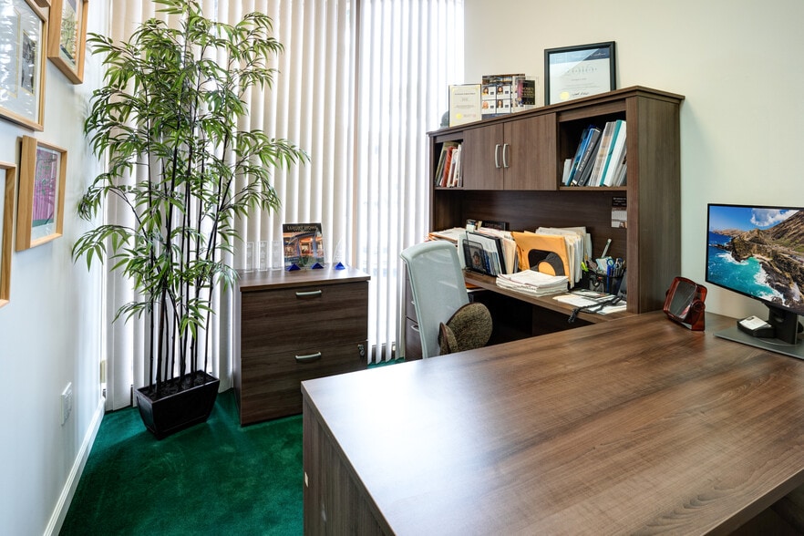 More Photos Of 4211 Waialae Ave, Honolulu Office For Lease