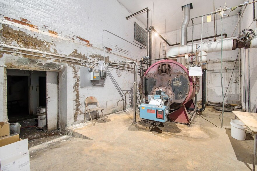 More Photos Of 485 SW Capital Ave, Battle Creek Specialty For Sale