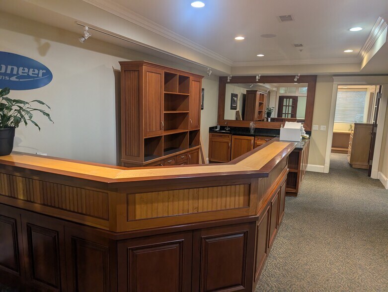 More Photos Of 4498-4518 128th Ave, Holland Manufacturing For Sale