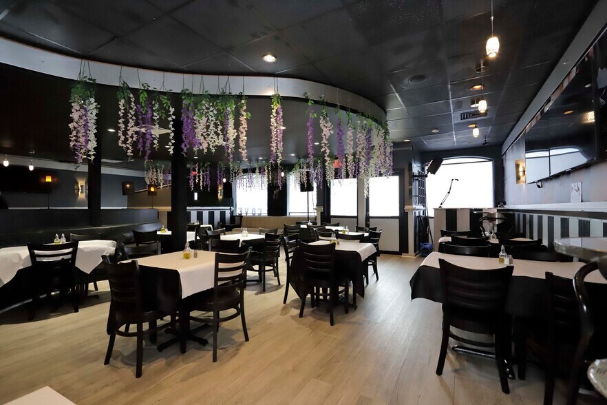 More Photos Of 1606-1610 Acushnet Ave, New Bedford Restaurant For Sale