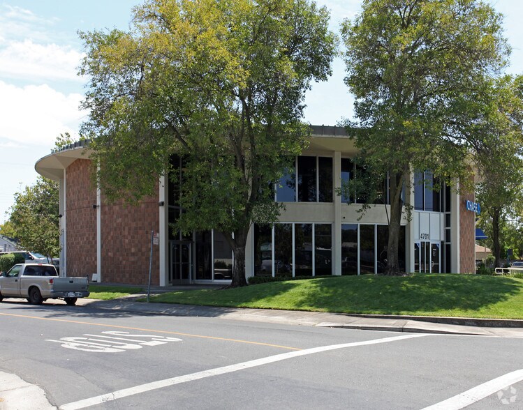 More Photos Of 4701 Freeport Blvd, Sacramento Bank For Sale