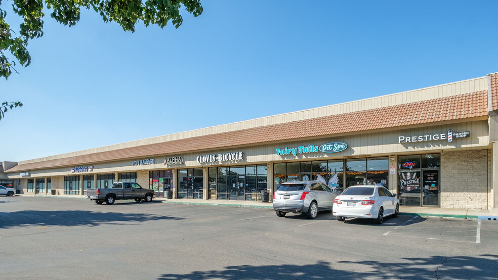 More Photos Of 10-80 W Bullard, Clovis Unknown For Lease