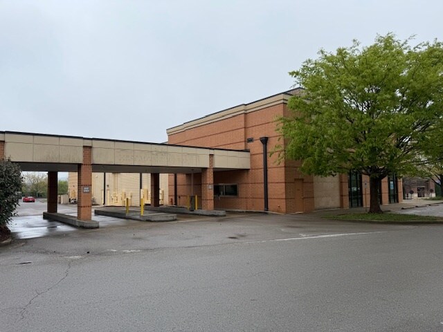 More Photos Of Carothers Pky & Bakers Br Ave, Franklin Unknown For Lease