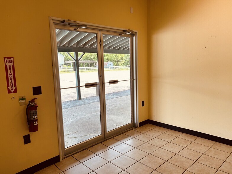 More Photos Of 2545 Rt-40, Greenwich Office For Sale