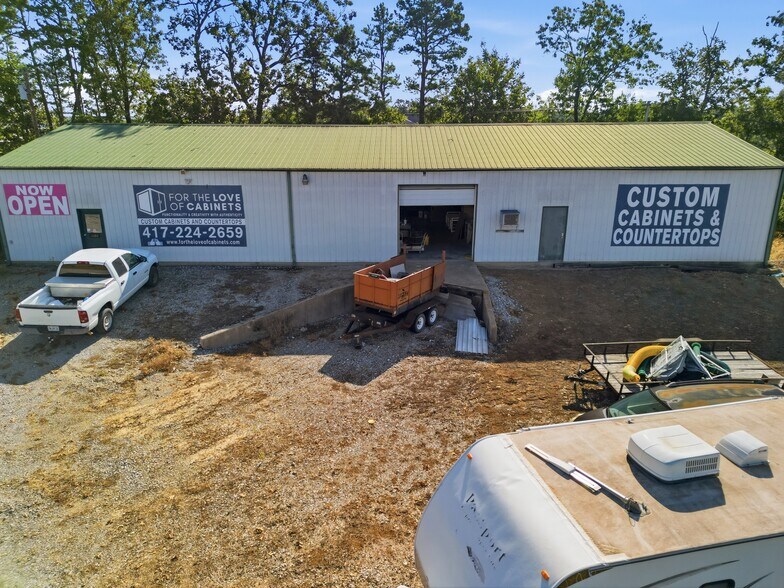 More Photos Of 1398 S Valley Rd, West Plains General Retail For Sale