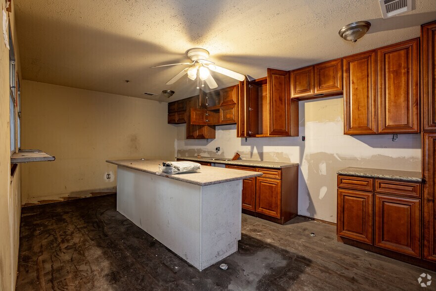 More Photos Of 4200 Blaffer St, Houston Unknown For Lease