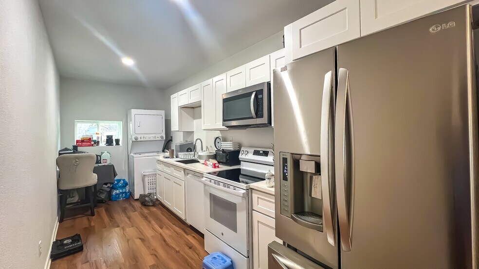 More Photos Of 4407 Continental Dr, Houston Apartments For Sale