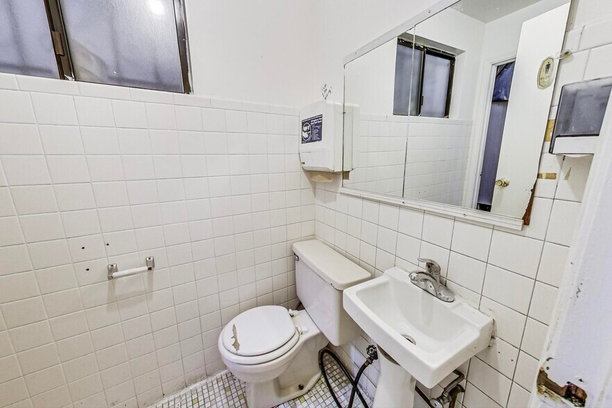 More Photos Of 2811-2815 Telegraph Ave, Berkeley Storefront Retail Residential For Sale