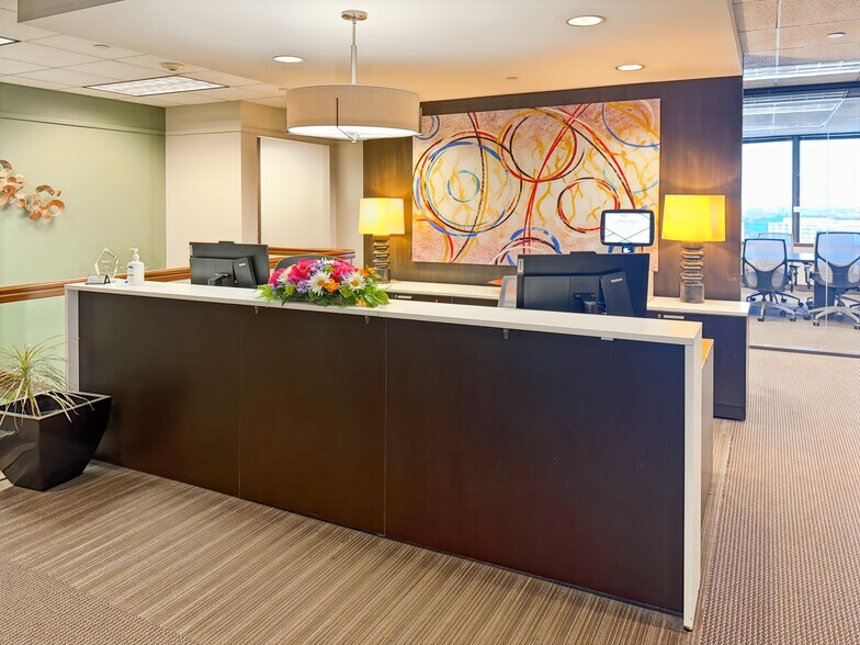 More Photos Of 1415 W 22nd St, Oak Brook Office For Lease