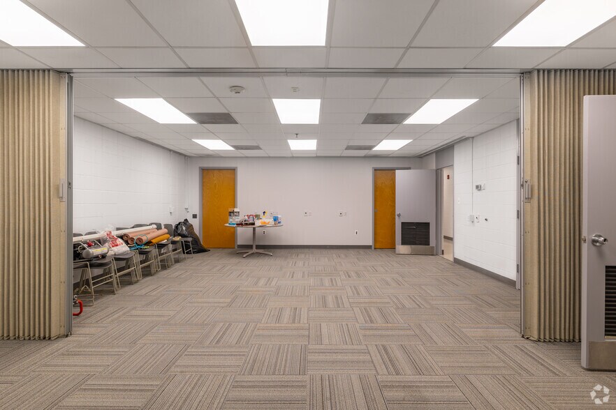 More Photos Of 140 Sipe Ave, Hummelstown Office For Sale