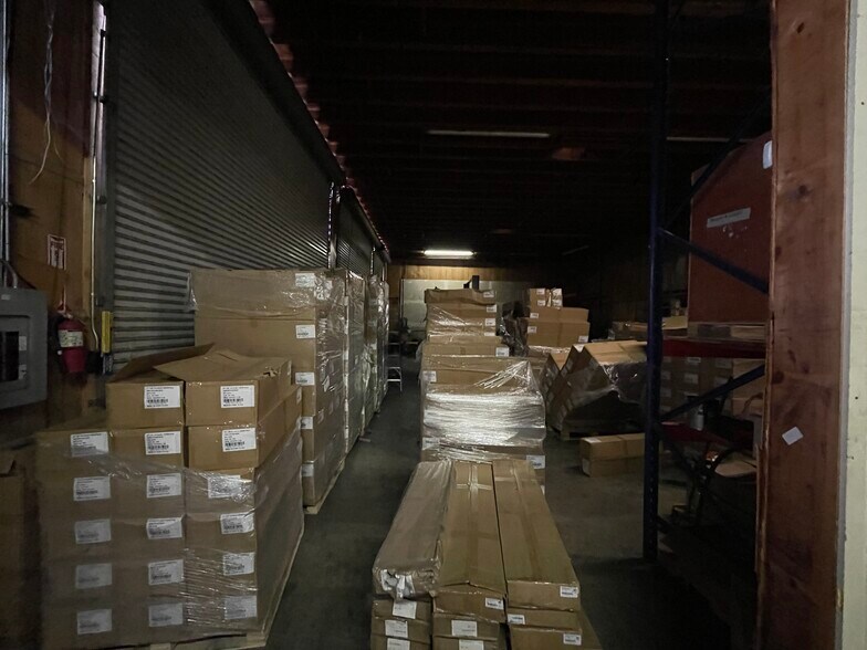 More Photos Of 444 Athol St, San Bernardino Warehouse For Sale