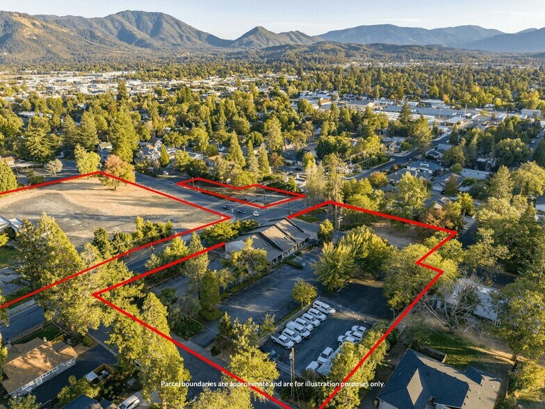 More Photos Of 700 NW Dimmick St, Grants Pass Specialty For Sale