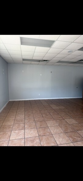 More Photos Of 509-533 10th St, Port Huron Storefront For Lease