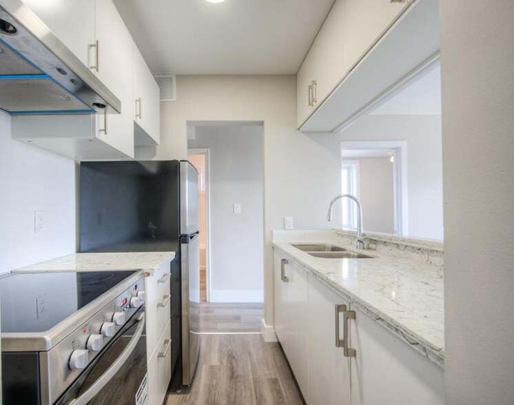 More Photos Of 30 Chatham St, Brantford Apartments For Sale