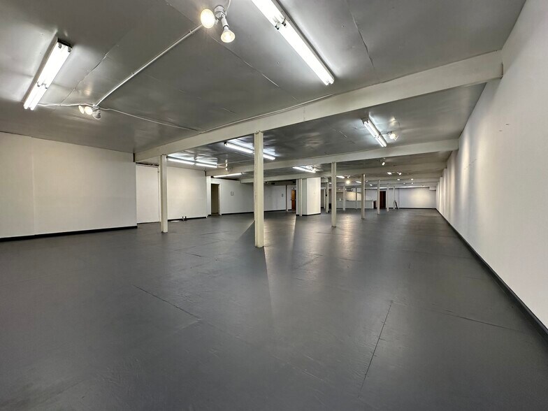 More Photos Of 1935 Q St, Lincoln Freestanding For Sale