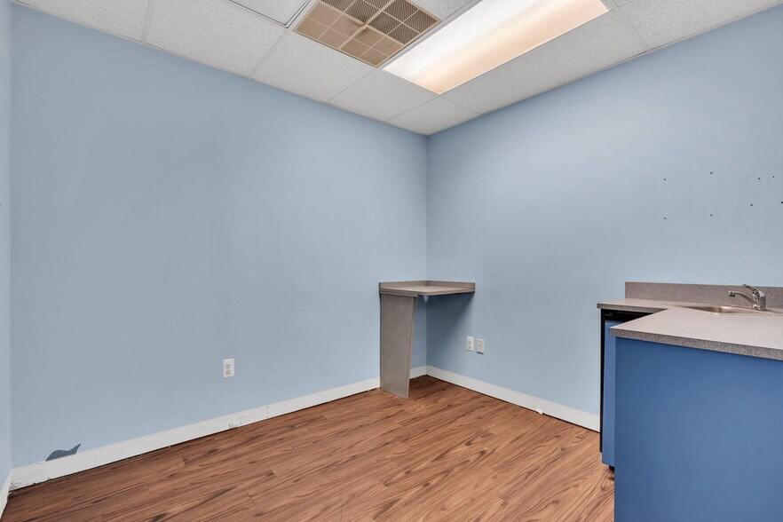 More Photos Of 1 Dag Hammarskjold Blvd, Howell Medical For Lease