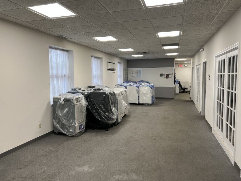 More Photos Of 150 Sandbank Rd, Cheshire Warehouse For Sale