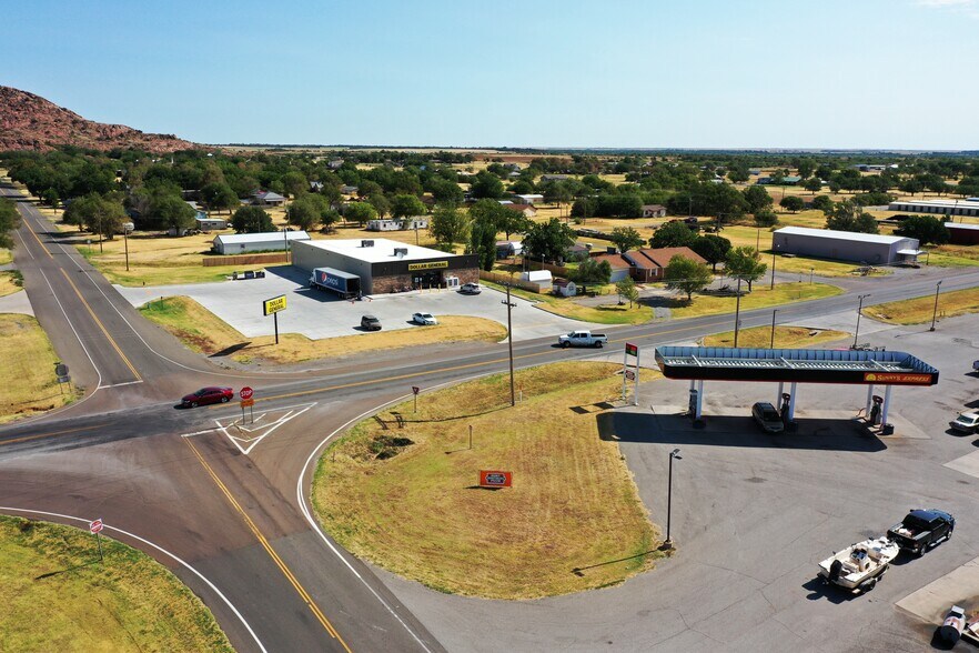 More Photos Of 303 E 1st St, Granite Supermarket For Sale