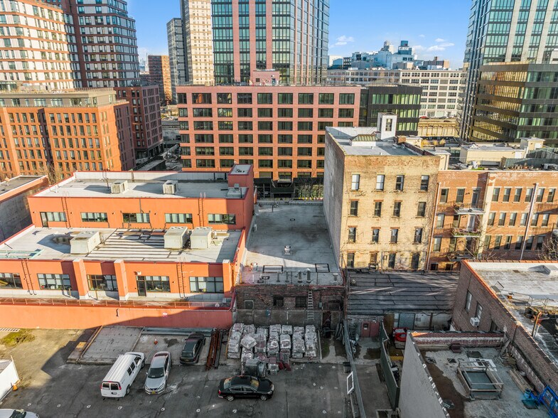 More Photos Of 606 Dean St, Brooklyn Showroom For Sale