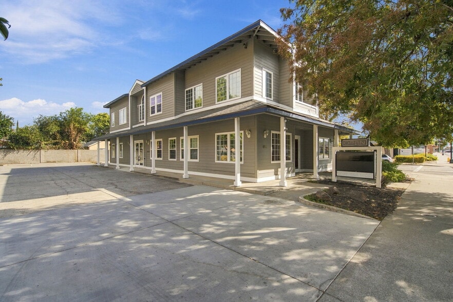 Primary Photo Of 403 W 11th St, Tracy Office For Sale