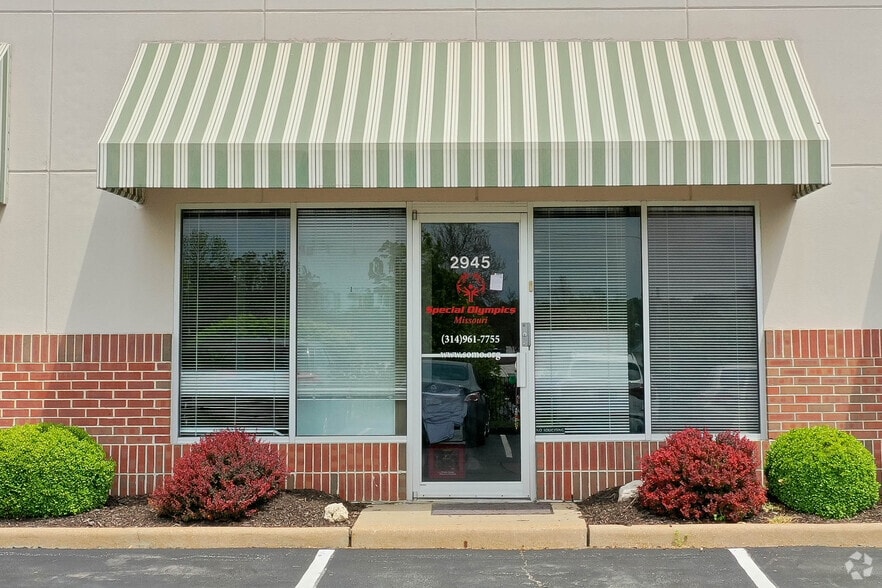 More Photos Of 2937-2949 S Brentwood Blvd, Saint Louis Office For Lease