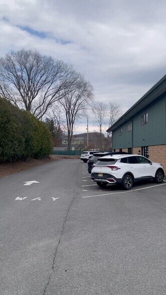 More Photos Of 20 Cotluss Rd, Riverdale Warehouse For Lease