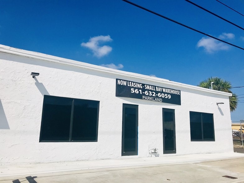 More Photos Of 1211 Okeechobee Rd, West Palm Beach Flex For Lease
