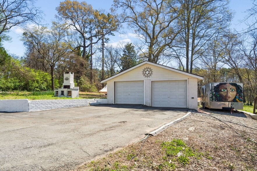 More Photos Of 1860 Penelope Rd NW, Atlanta Hospitality For Sale