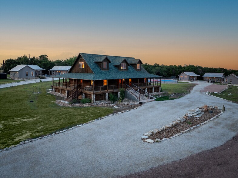 More Photos Of 3607 Lone Man Mountain Rd, Wimberley Hotel For Sale