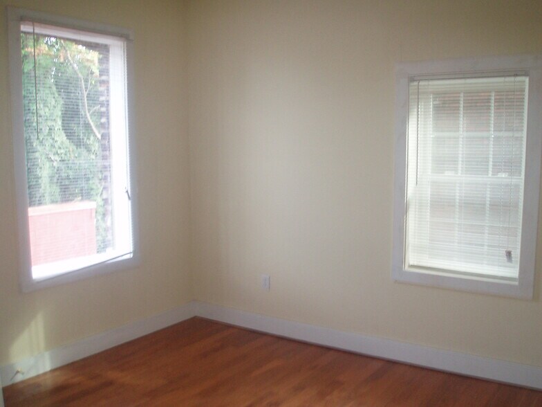 More Photos Of 821 W Marshall St, Richmond Specialty For Sale