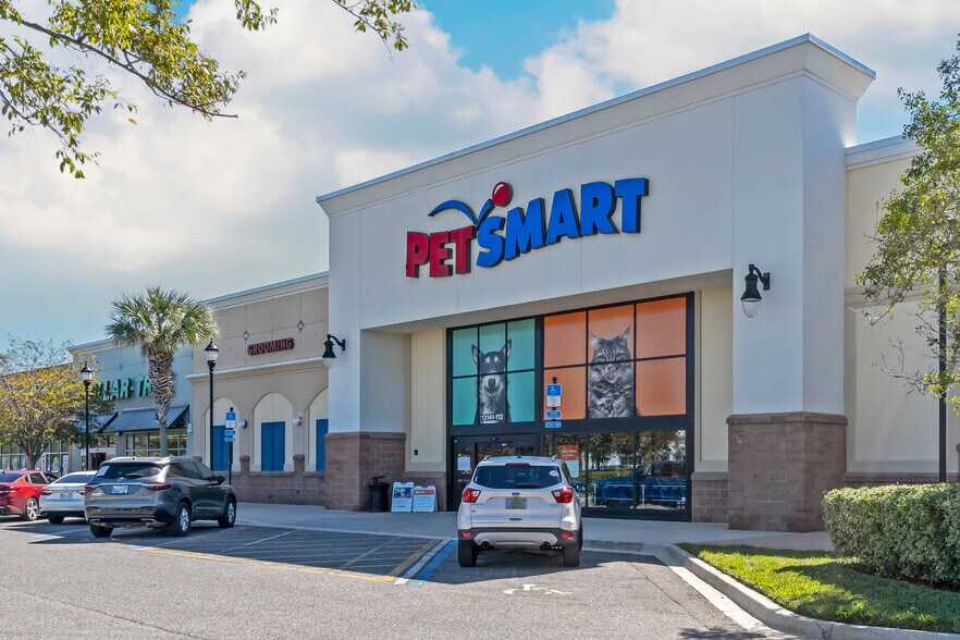 More Photos Of 13249-13275 City Square Dr, Jacksonville Unknown For Lease