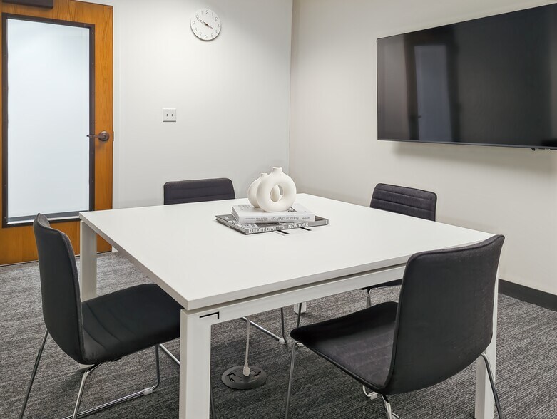 More Photos Of 9211 Forest Hill Ave, Richmond Coworking Space