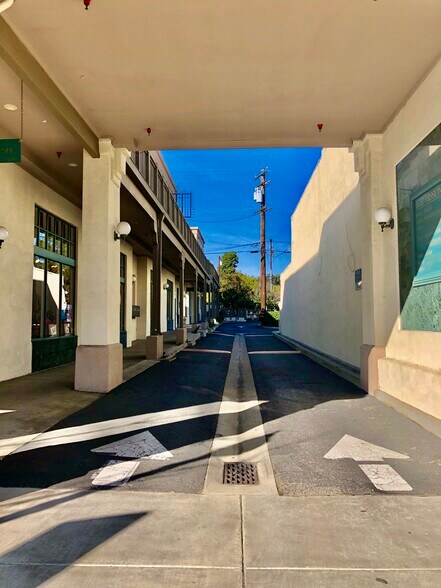 More Photos Of 1020 Mission St, South Pasadena Storefront Retail Office For Lease