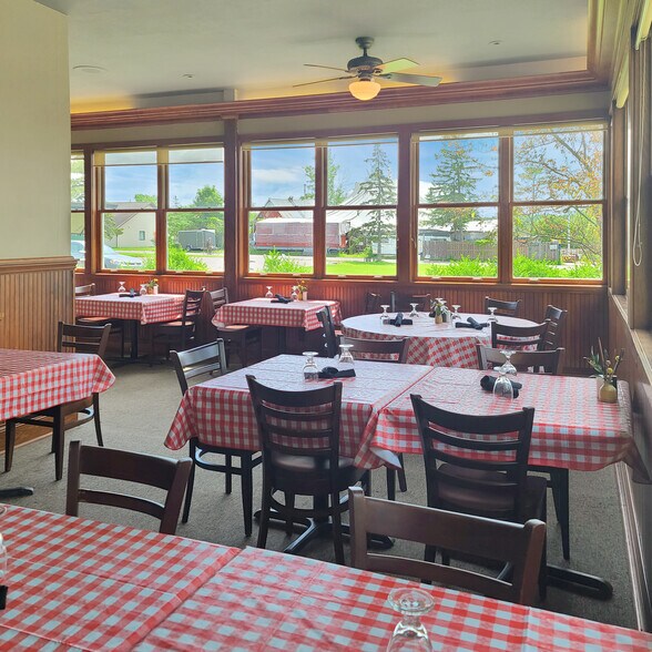 More Photos Of 751 Bell St, La Pointe General Retail For Sale