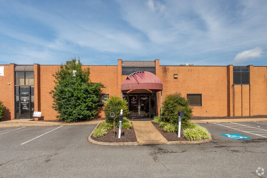 More Photos Of 4540 Plank Rd, Fredericksburg Office For Sale