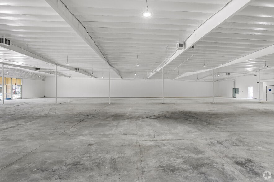 More Photos Of 422 S Azusa Ave, Azusa Unknown For Lease