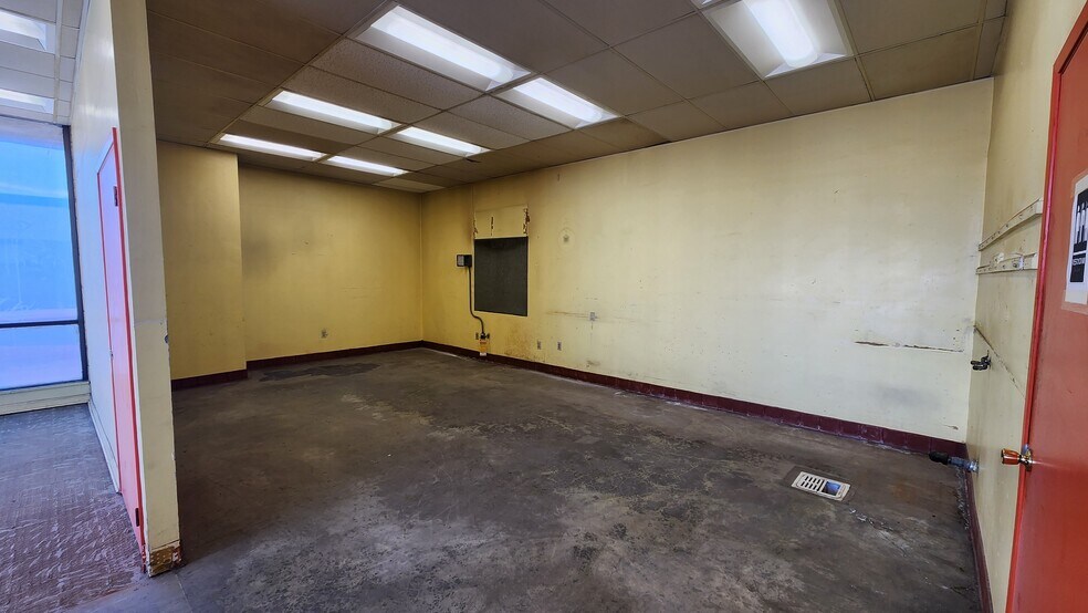 More Photos Of 6511-6517 Lankershim Blvd, North Hollywood Freestanding For Lease