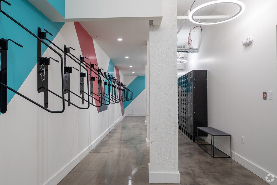More Photos Of 820 16th St, Denver Office For Sale