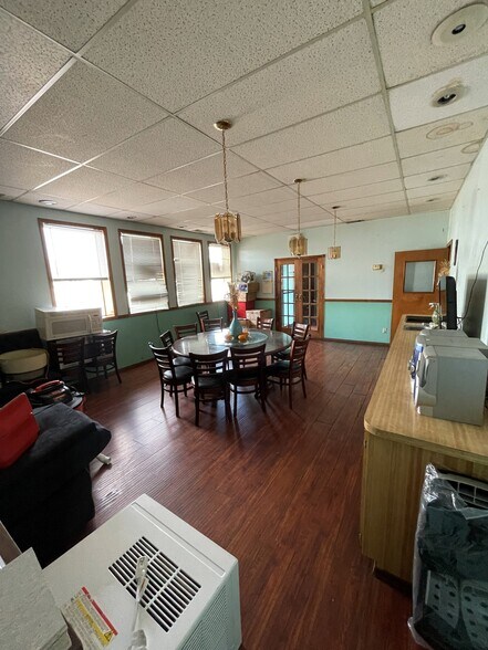 More Photos Of 2724 W Lewis St, Pasco Hotel For Lease