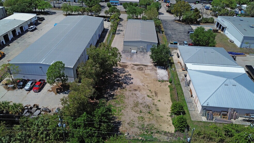 More Photos Of 5811 Corporation Cir, Fort Myers Warehouse For Sale